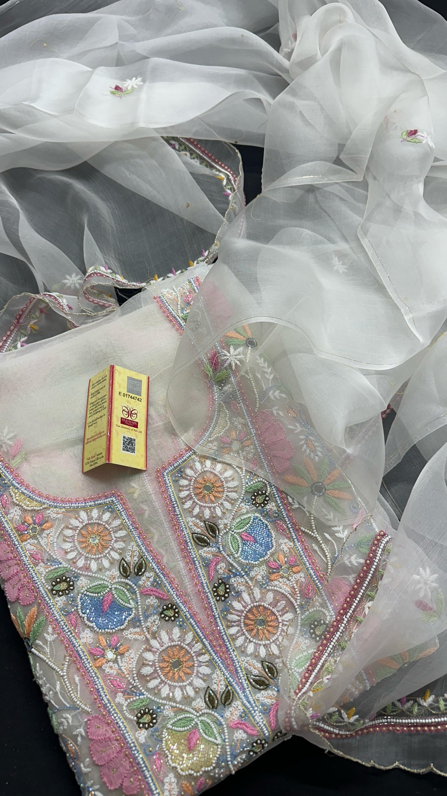 Hunar-e-Karigari – Handcrafted Lucknowi Unstitched Suits