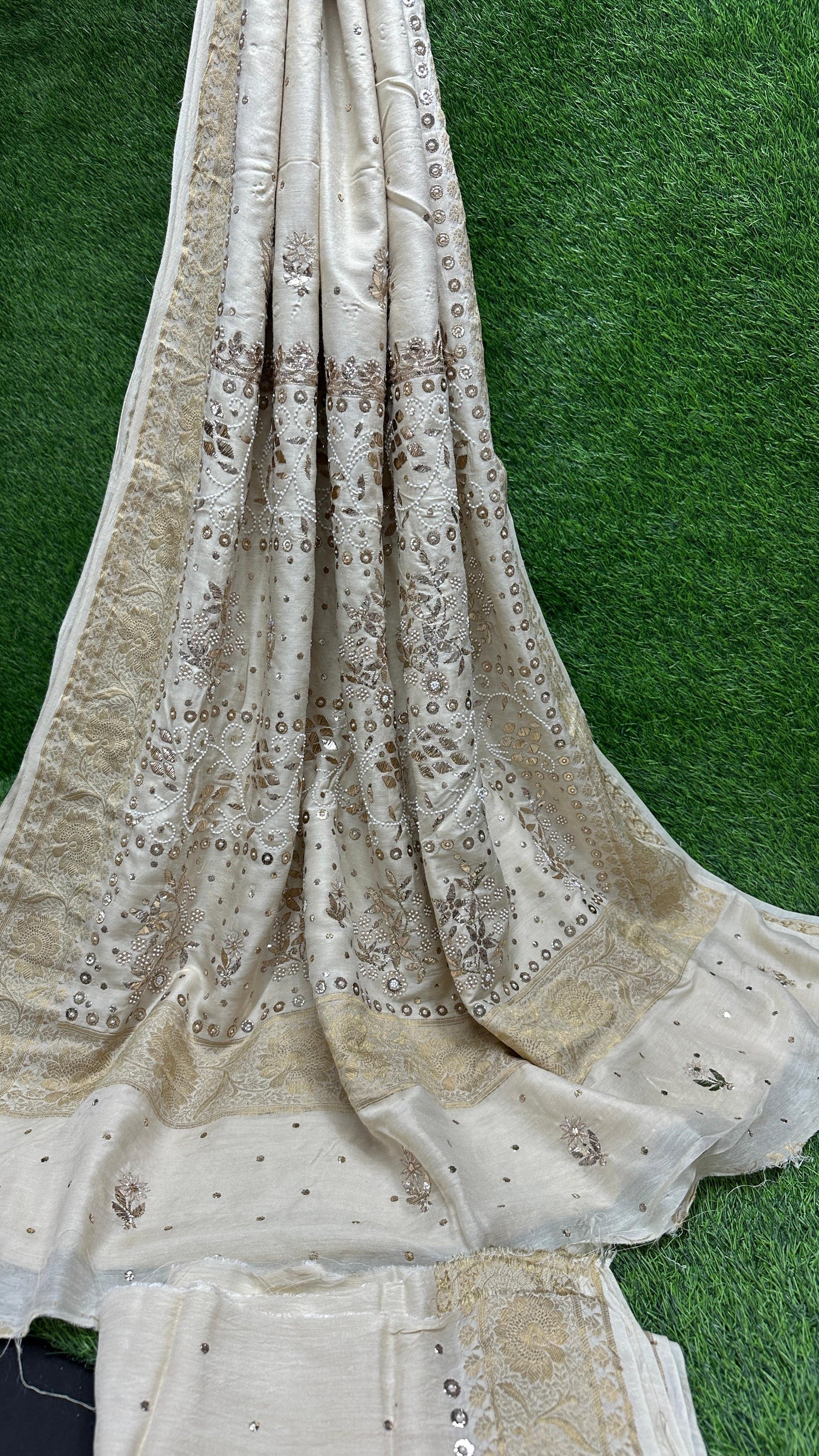Noor-e-Nazakat Sarees
